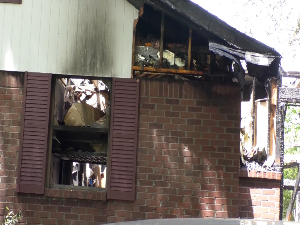 Community rallies behind family after tragic house fire