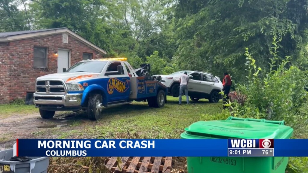 Jeep Crashes Into A Columbus House Early Saturday Morning