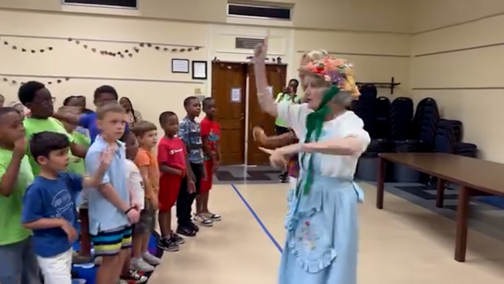 WCBI's Kealy Shields joins Mother Goose for Summer Reading