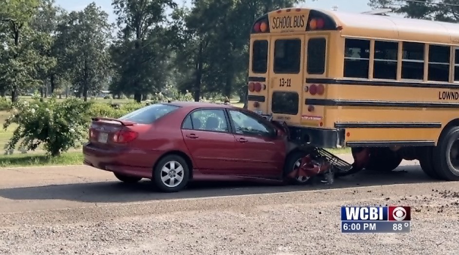 Two Lowndes County school buses involved in separate accidents