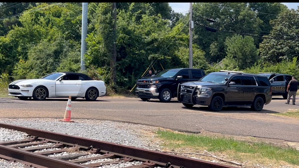 Outburst by three men in Columbus courtroom leads to chase