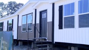 Lee Co. puts a pause on proposed ordinance for mobile homes