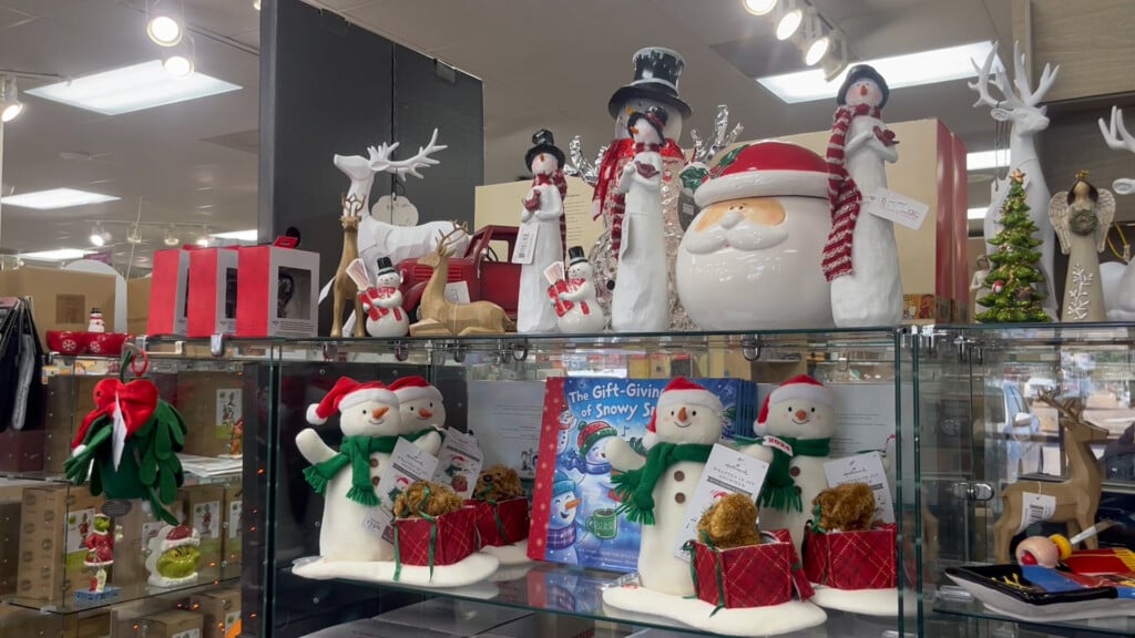 Snowmen On The Shelf