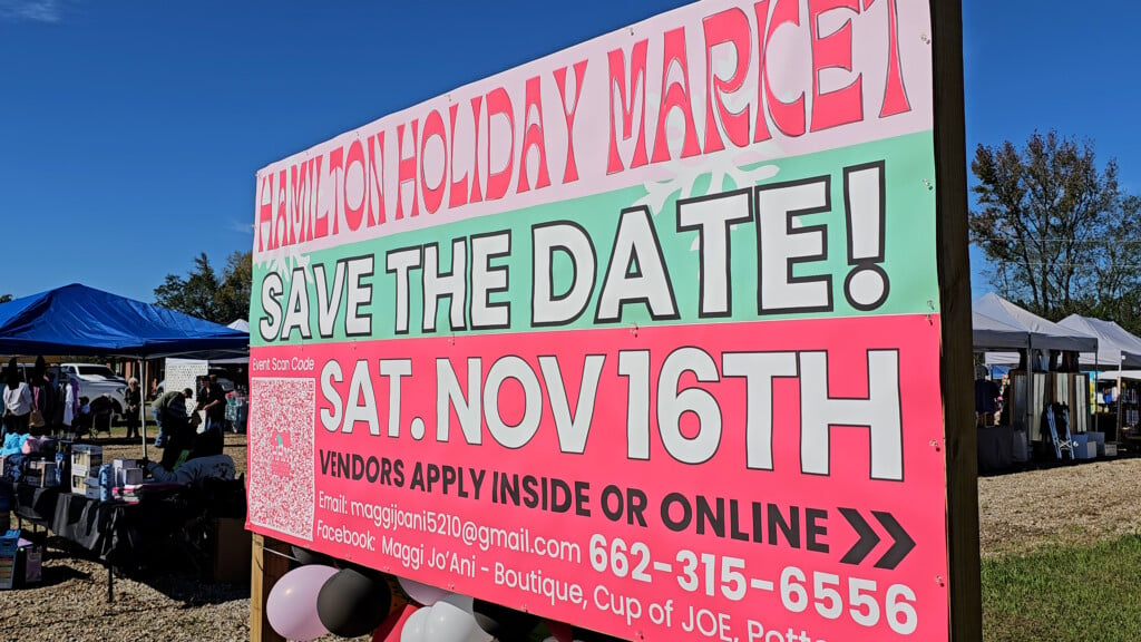 HAMILTON HOLIDAY MARKET SIGN