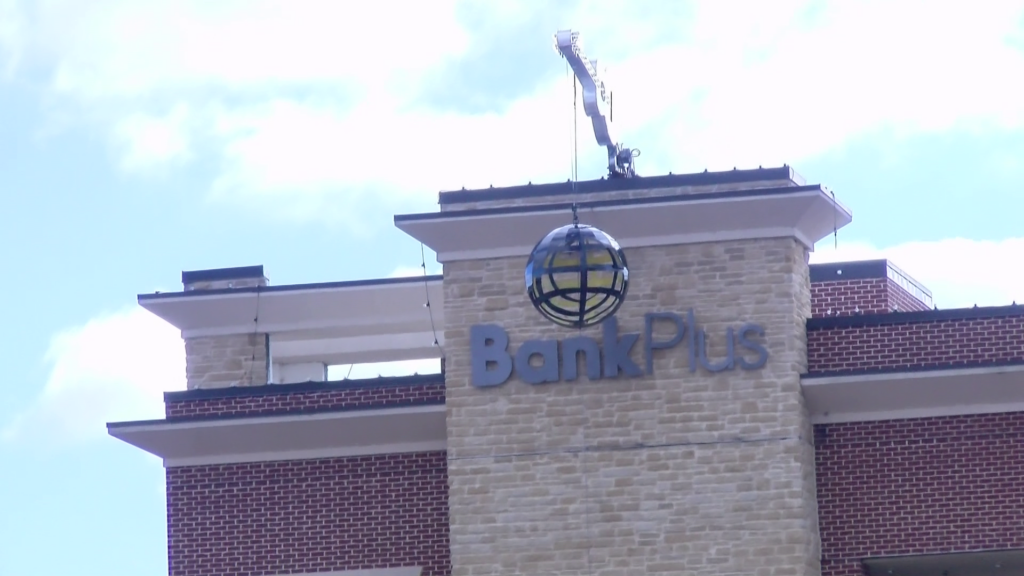 Tupelo downtown businesses prep for New Year's Eve crowds