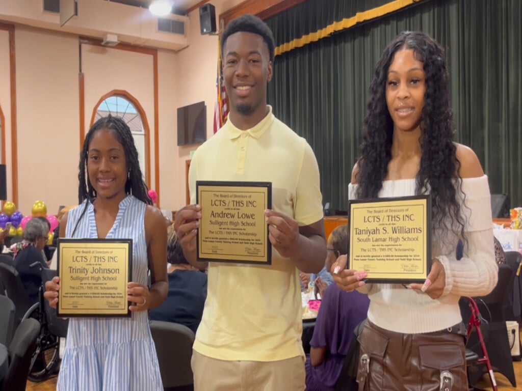 Lamar County high school alumni give back to community