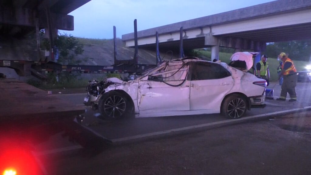 S Car Wreck Vo00 00 00 00still001