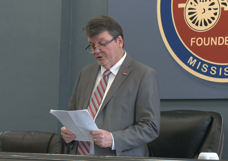 Mayor and council members give a farewell to Columbus residents