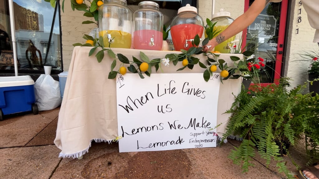 S Lemonade Day Vo00 00 12 17still001