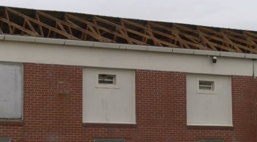 City leaders move forward with roof repair for Clay County Jail