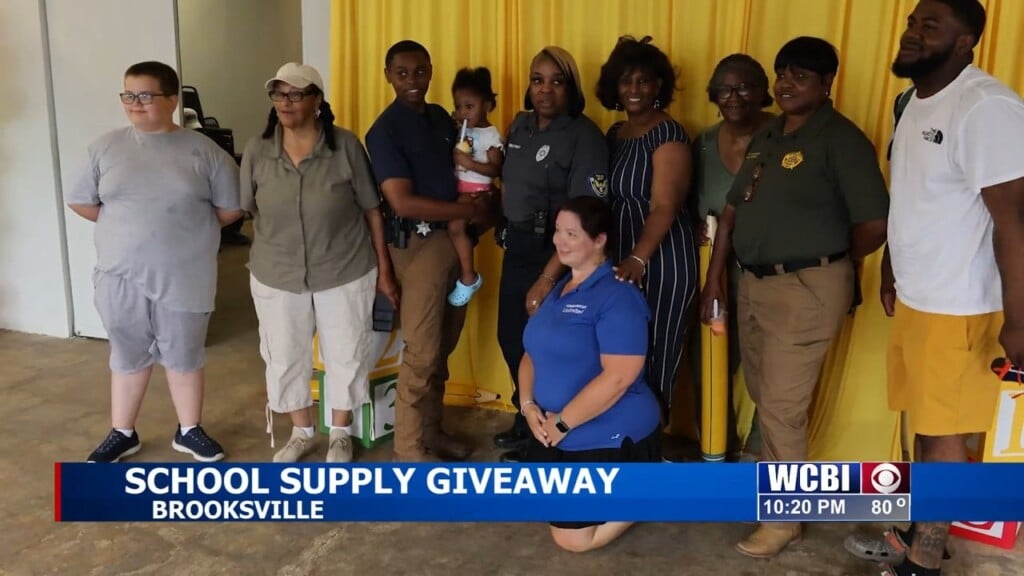 Brooksville community provides school supplies for local students