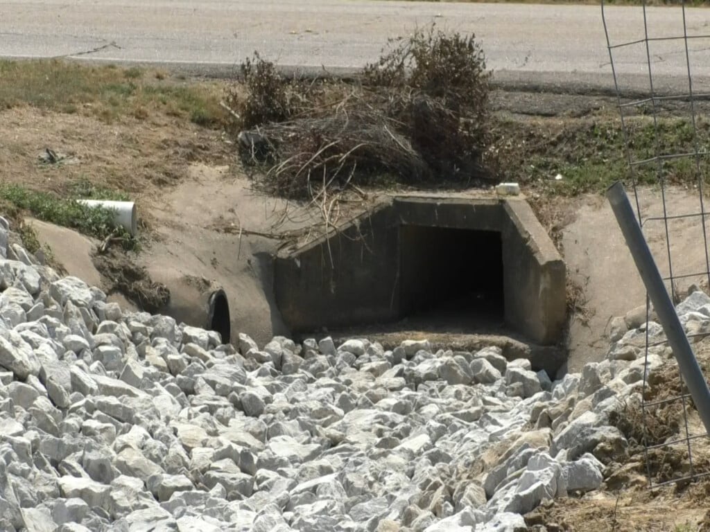 Drain Col