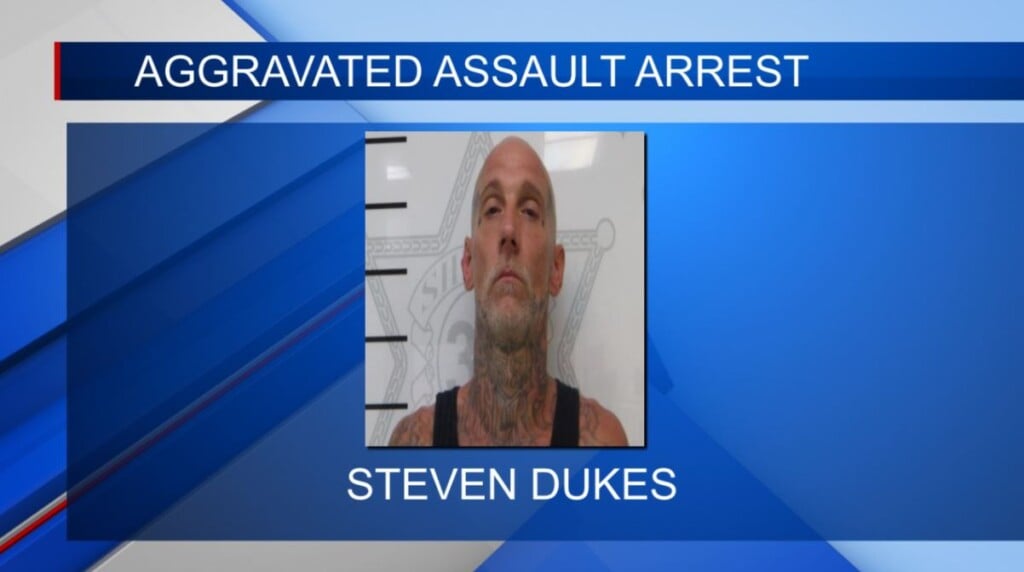 Man accused of injuring someone with a knife in Lafayette Co.