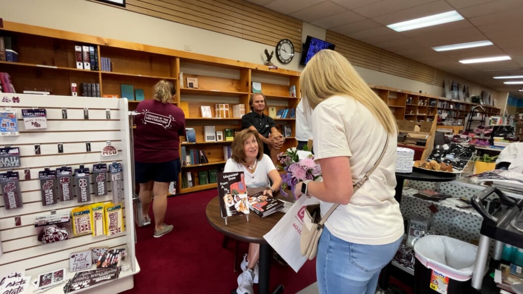 Su Book Signing Vo00 00 23 16still001