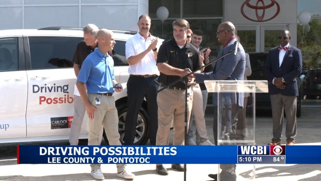 North Ms School Districts Receive New Vans For Off Campus Activities