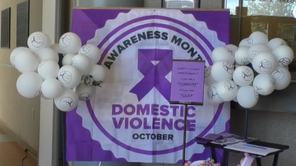Tu Dv Month Vo00 01 18 07still001