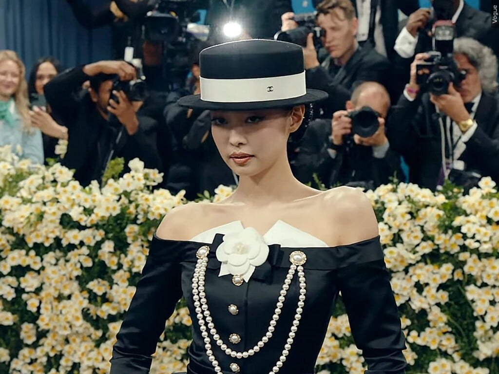 BLACKPINK'S Jennie - Met Gala 2025