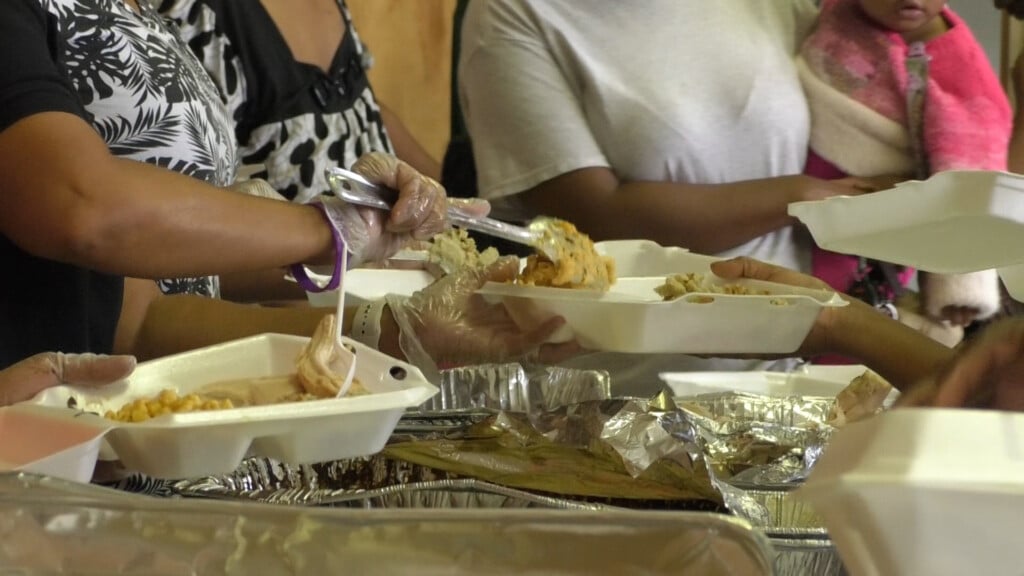 Su Thanksgiving Feeding Vo00 00 05 07still001