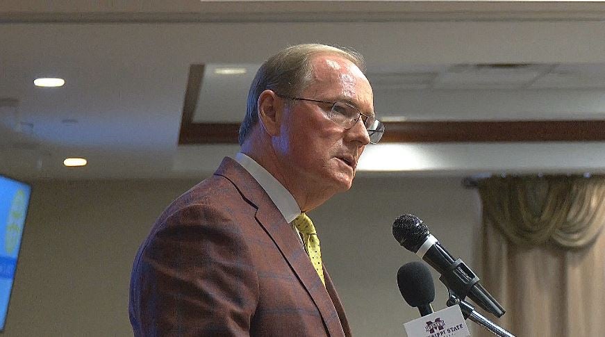 MSU President Michael Keenum speaks to Starkville Rotary Club members 