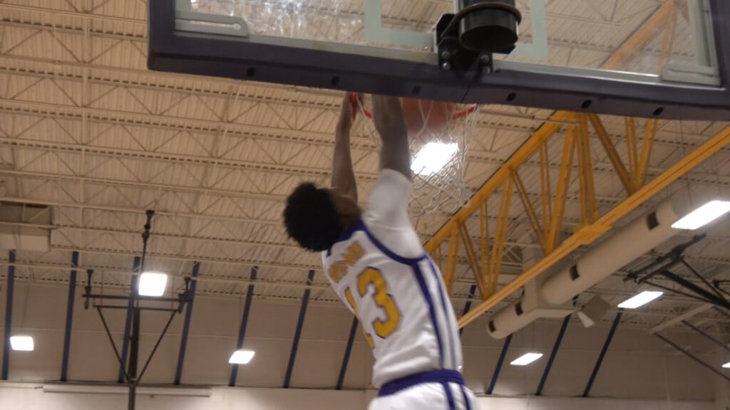 Columbus Vs Noxubee Boys Bball00 00 49 24still001