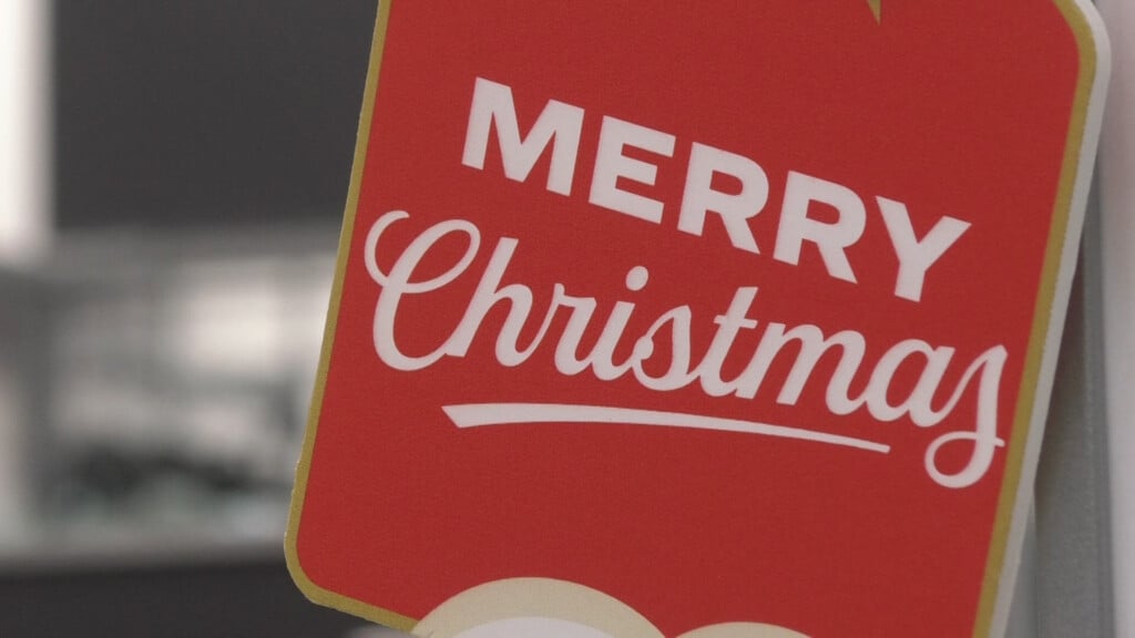 F Holiday Retail Picture