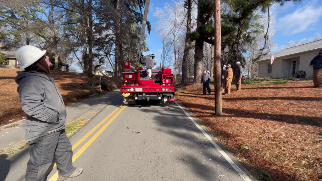 Restoring power and providing hope; Saltillo recovering from ice storm