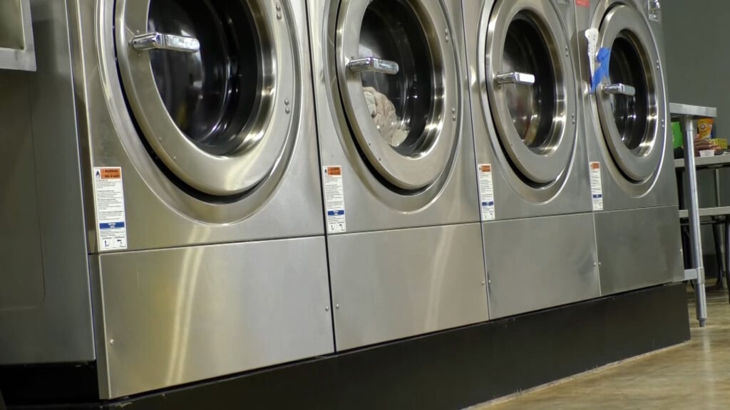 S Community Wash Day Vomp400 00 28 06still001