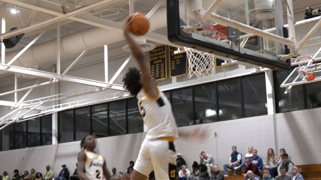 Starkville Vs Oxford00 00 37 27still001