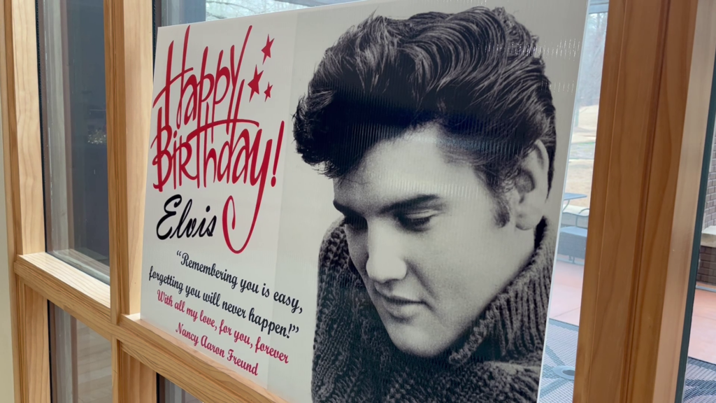 Fans celebrate what would have been Elvis' 91st birthday