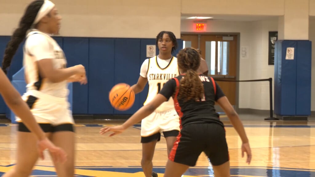 Stk Girls Vs Clintonmp400 00 03 24still001