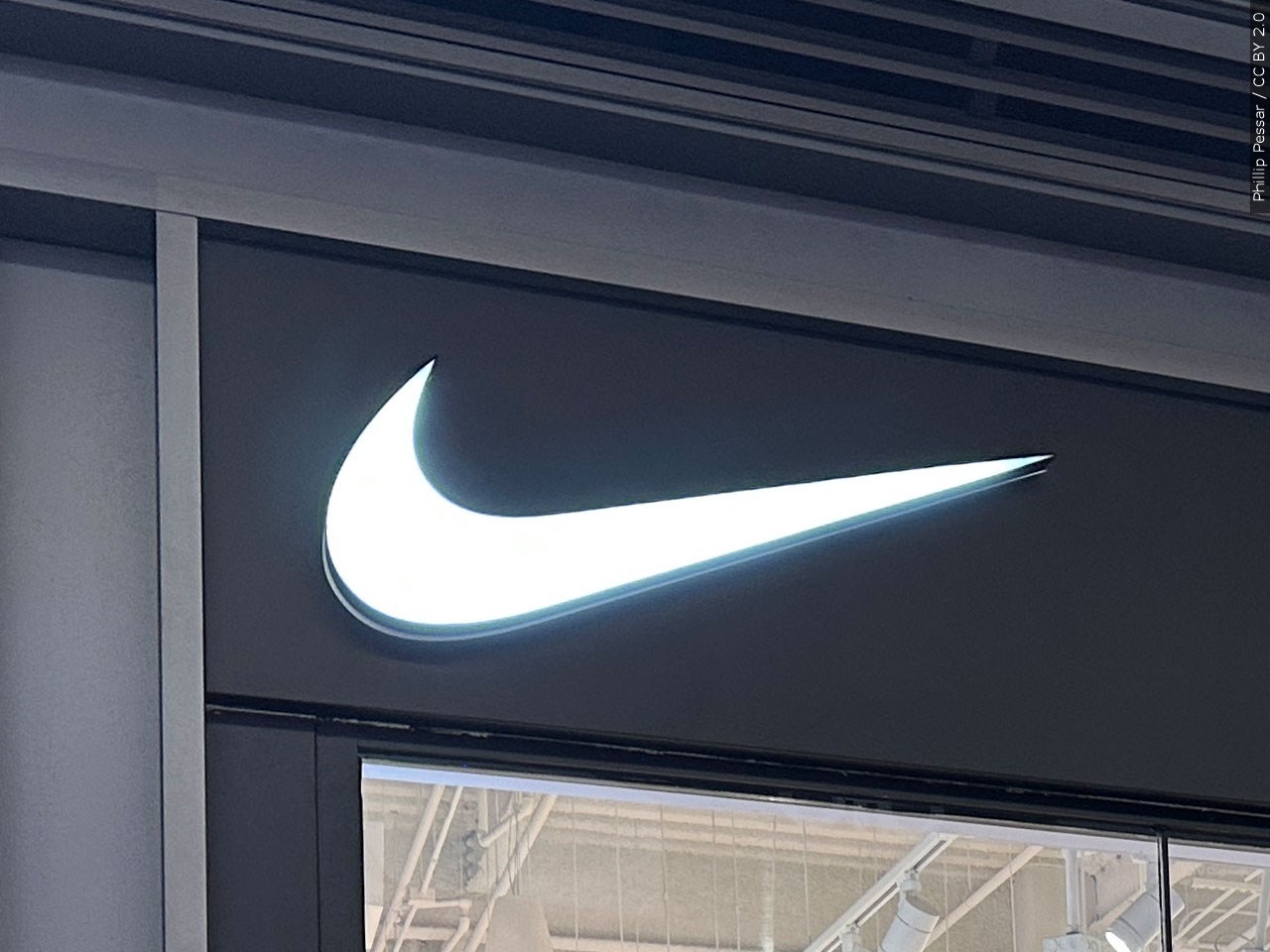 nike worker discount