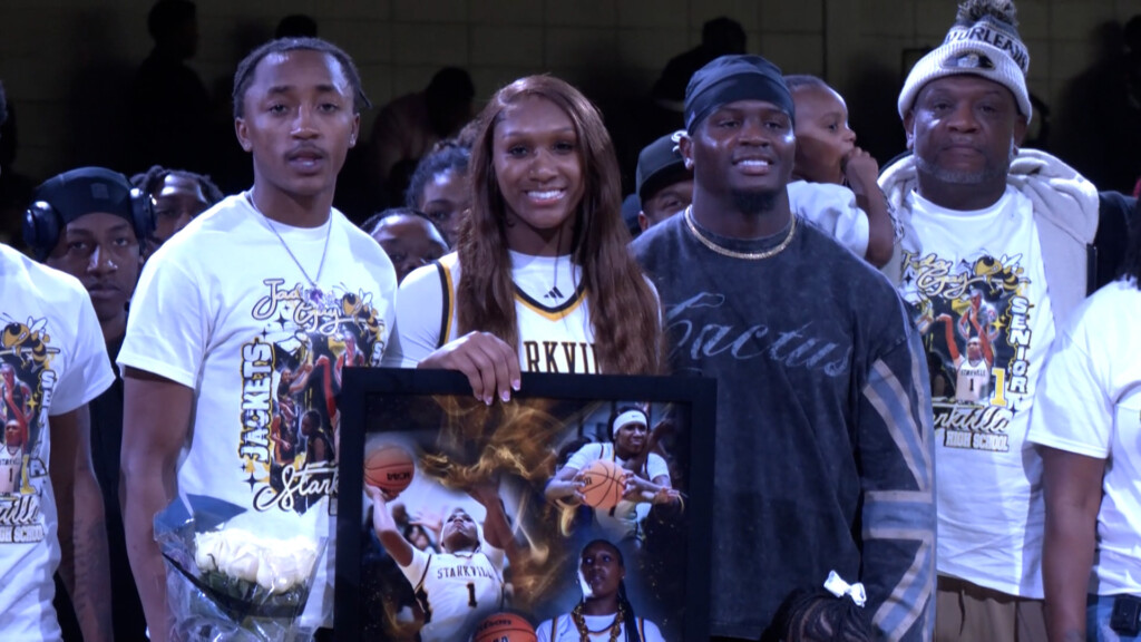 Gay 7a Miss Basketball00 00 00 18still001