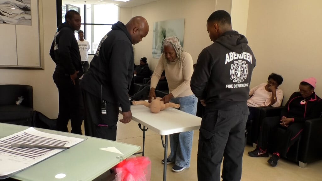 S Community Cpr Vo00 01 17 27still001