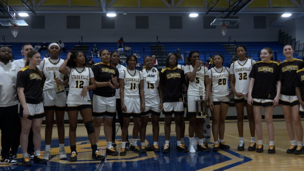 Stark Girls Vs Mad Centralmp400 01 15 09still001