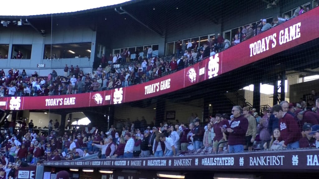 Opening Weekend Pkg00 00 07 09still001