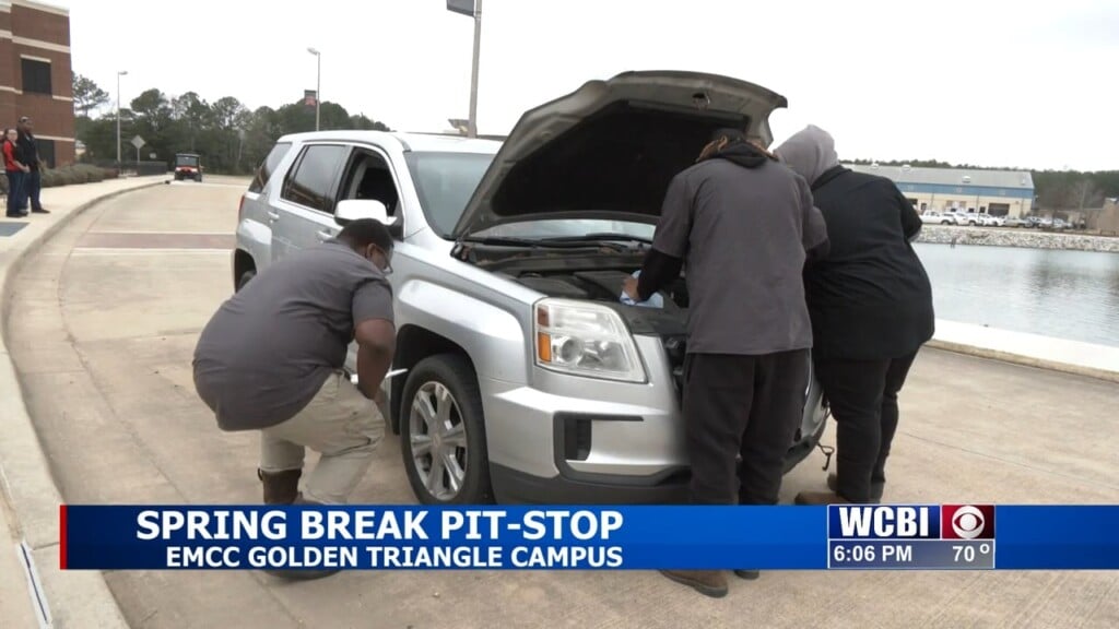 East Mississippi Community College's Golden Triangle Career Program Students Help Schoolmates Get Ready For Spring Break