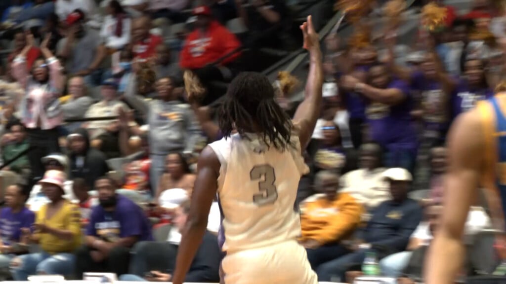 Columbus Vs Natchezmp400 00 58 10still001