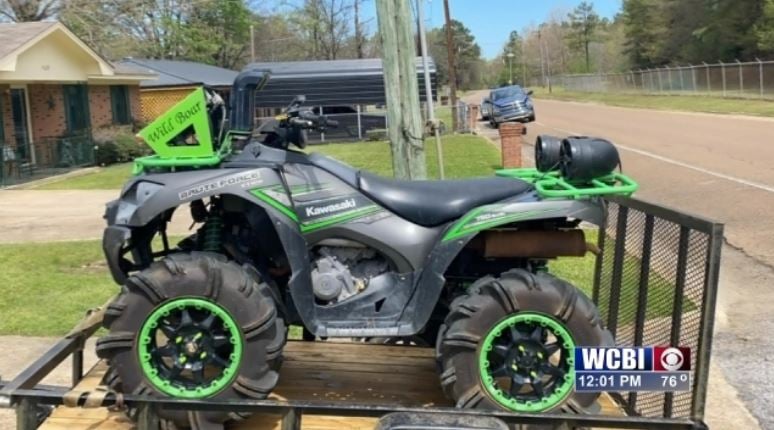Police in search of a stolen 4-wheeler in Clay Co.