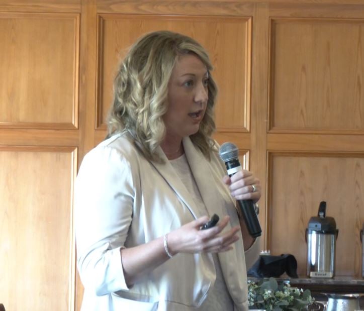 People Pro HR Solutions Misty McCraw talks trends affecting businesses to Columbus community leaders