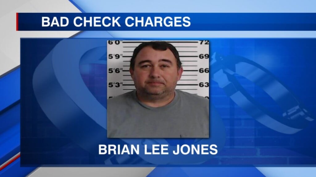 Walnut man accused of passing thousands of dollars' worth of bad checks