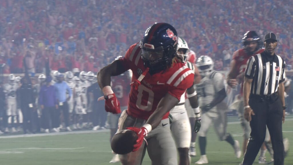 Ole Miss Charlotte Pkg00 00 46 13still001