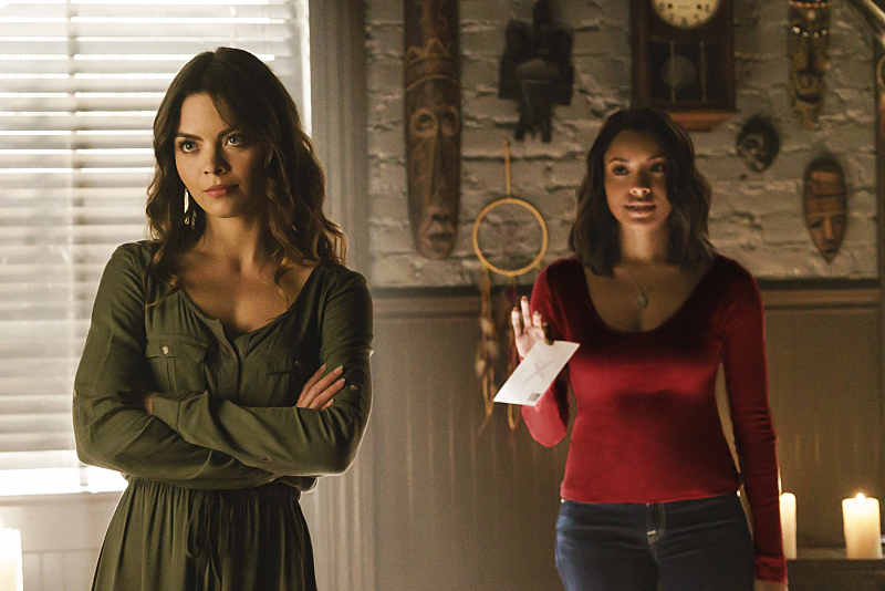 The Vampire Diaries -- "Postcards from the Edge"