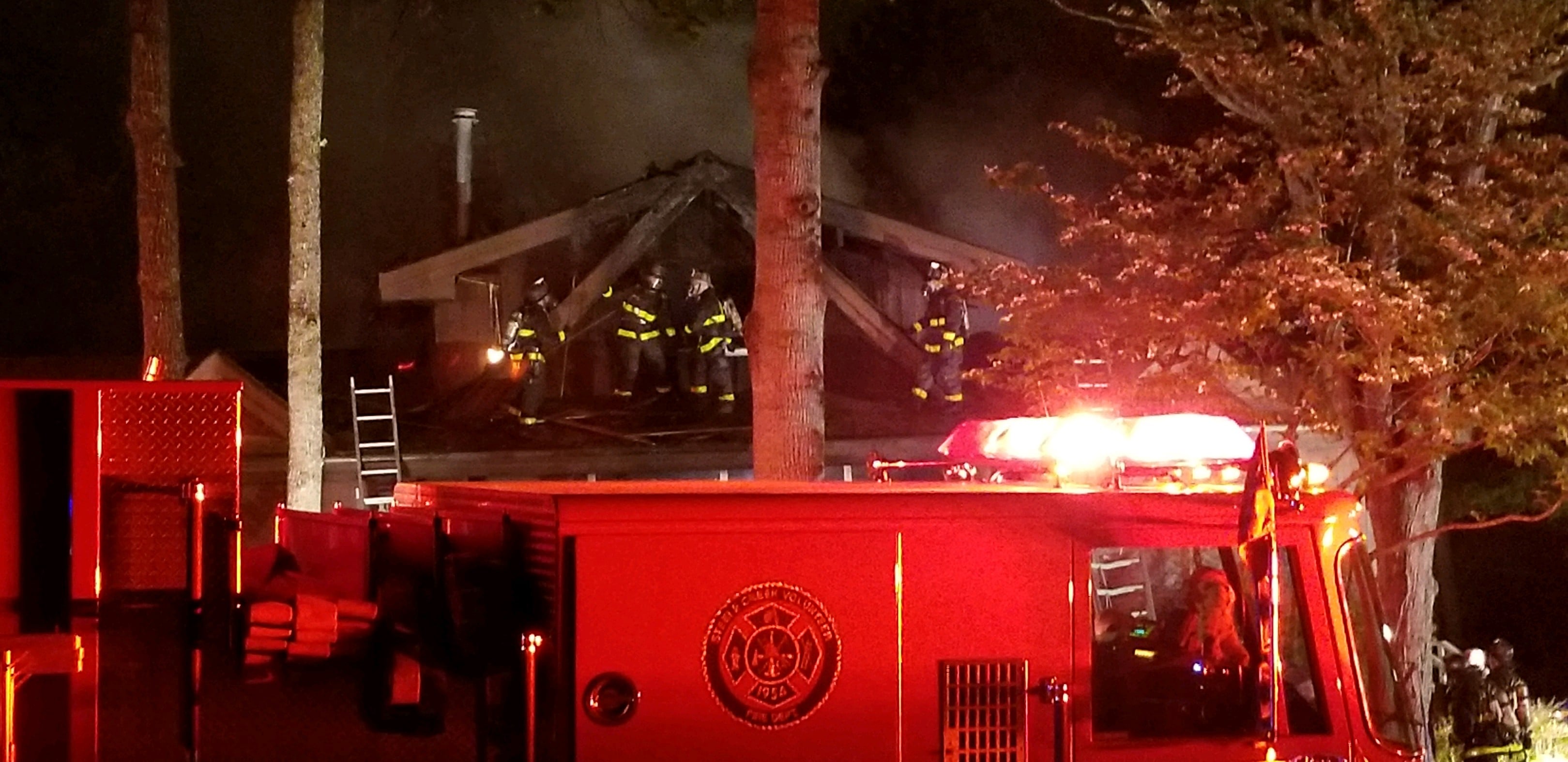 Multiple Crews Battle House Fire In Southwest Charlotte - WCCB Charlotte