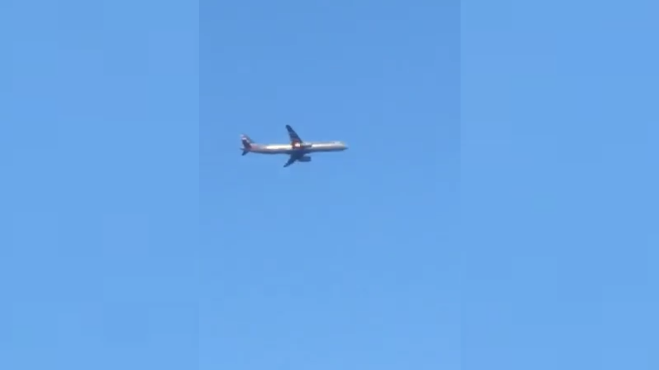 Video Captures Engine Problems On AA Flight Returning To CLT Airport ...