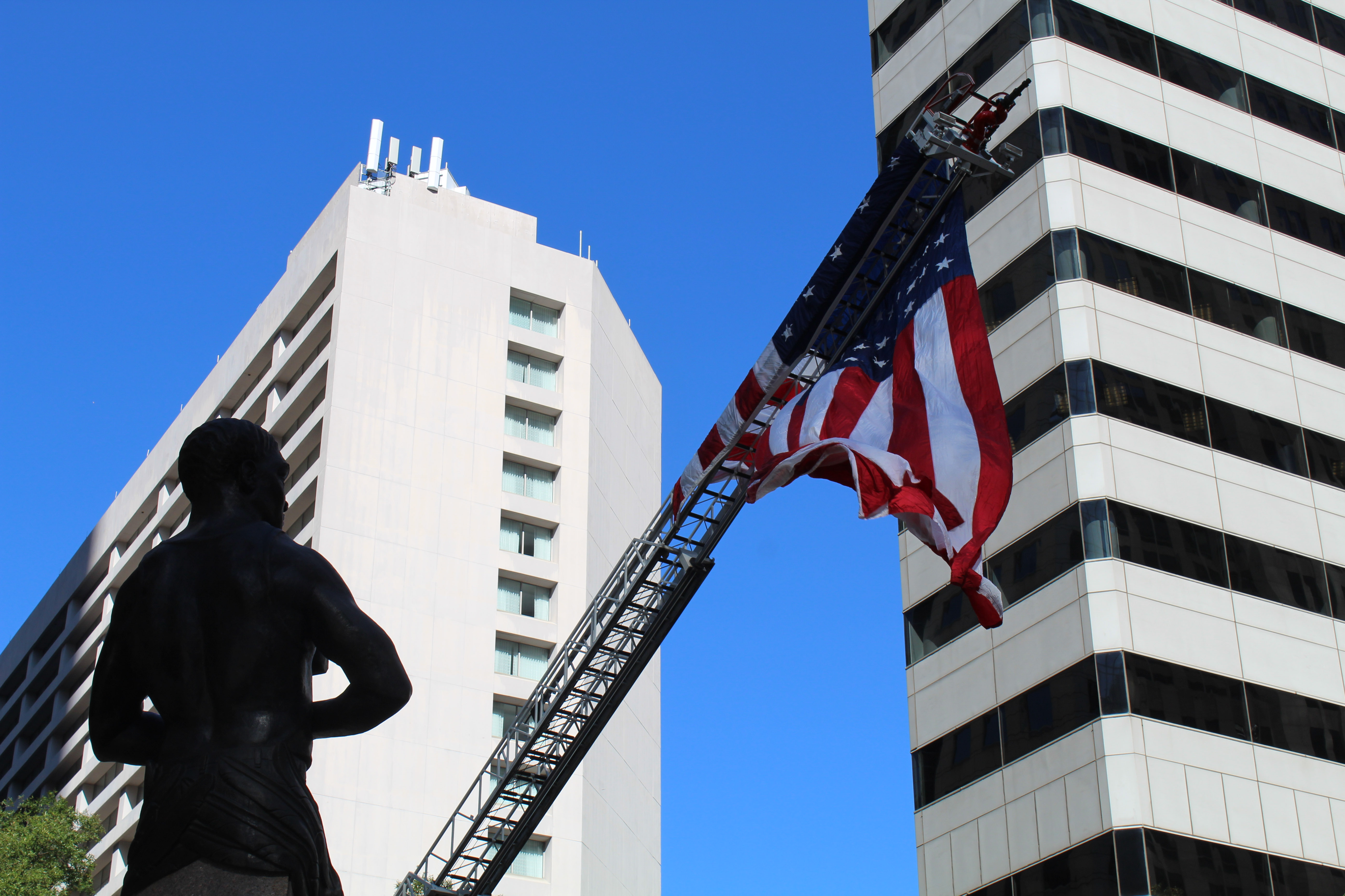 Salute To Veterans Parade 002 WCCB Charlotte's CW