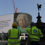 Uk Pm Queen Piccadilly Circus Ap 01