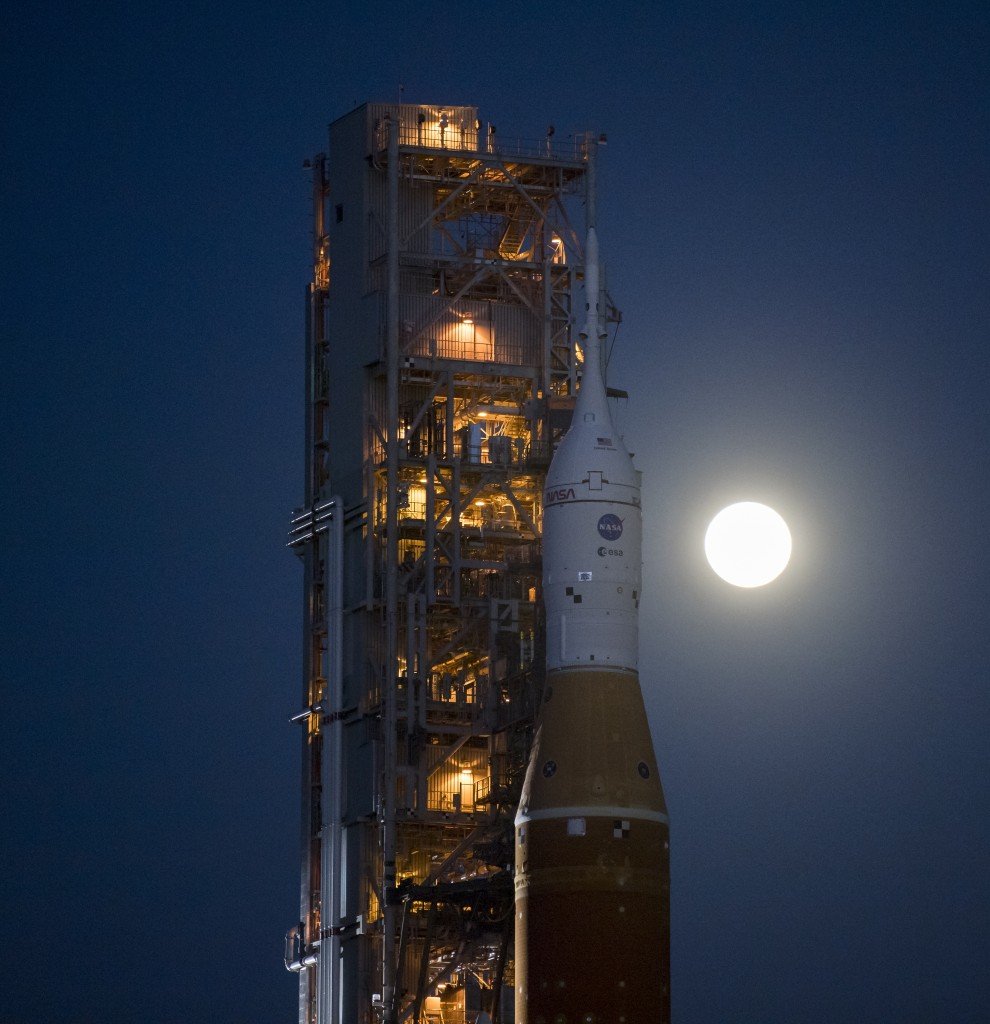 Artemis I First Rollout