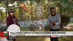 Halloween Home Display Makes People Scream And Stare