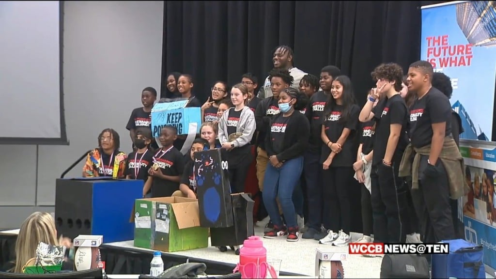 Students Compete In Panthers Recycling Challenge