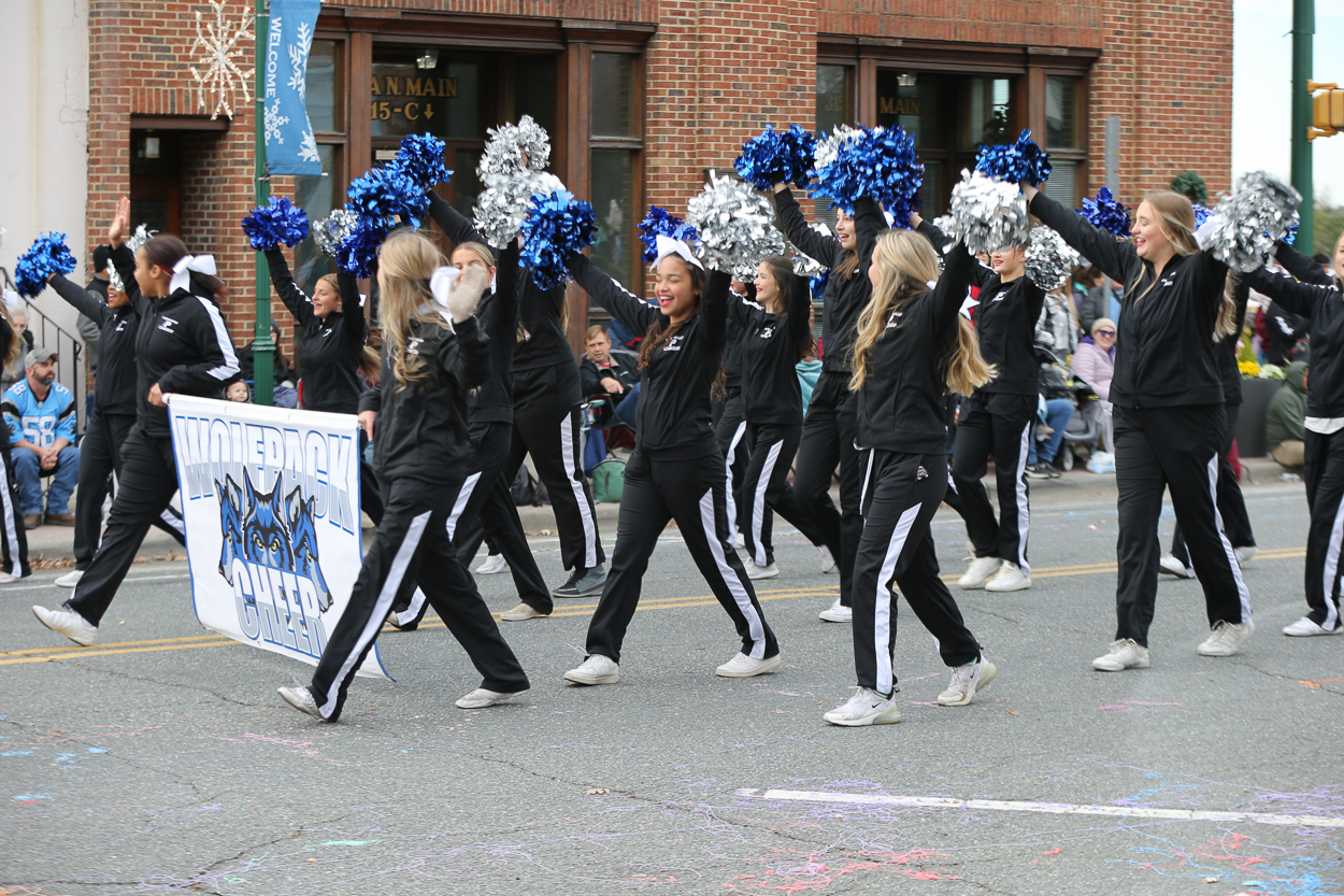 Monroe Christmas Parade 22 85 WCCB Charlotte's CW